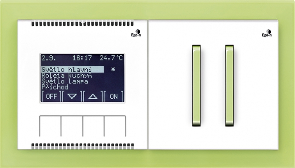 Dvojspínač NEO v zeleném provedení a digitální termostat pro řízení vytápění i chlazení v jednotlivých místnostech.