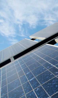 Cena fotovoltaiky se propadla za poslední tři roky o neuvěřitelných 75 procent.