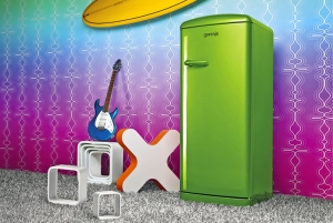 Chladnička z kolekce Retro Funky byla vytvořená pro hravé optimisty, barvy citronově zelená, malinově růžová a pomerančově oranžová (GORENJE)