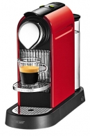 Kávovar ve štíhlém designérském provedení - Nespresso Citiz. Nevýhodou je stále ještě vysoká cena kapslí – šálek cappuccina přijde nejméně na 14 Kč! Cena okolo 3–4 000 Kč podle typu