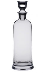 Karafa na alkohol, kterou můžete vhodně doplnit sklenkami podobného designu (ALMIDECOR).