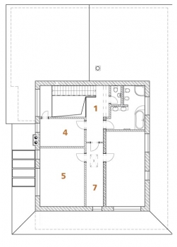 Půdorys patra: 1) hala 2) WC 3) koupelna + WC 4, 5) pokoj 6) pokoj 7) chodba – šatna.