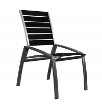 Židle Alcedo z ušlechtilé oceli a pohodlných elastických pásů.