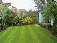 Jestliže chcete mít pěkný zelený koberec, je pravidelné sekání trávníku základní a nejdůležitější prací.