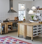 Série Värde, kuchyně z březového dřeva, cena: 48 950 Kč (IKEA).