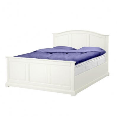 Rám postele BIRKELAND – bočnice umožní upevnit rošt do různých výšek (IKEA).