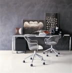 Židle Iuta, design Antonio Citterio, cena od 26 082 Kč (KONSEPTI).