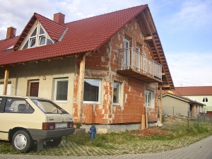 Přísloví „s chutí do toho a půl je hotovo“ ve stavebnictví neplatí.