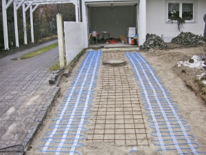 Trendem je ohřev příjezdových cest, chodníků a cest na zahradě a v blízkém okolí rodinného domu.