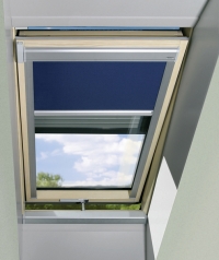 K moderním střešním oknům lze pořídit bohatou doplňkovou výbavu (FAKRO).