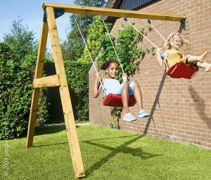 Houpačka Swing Modul, nejčastější příslušenství pro dětská hřiště Jungle Gym. Cena 3 375 Kč (JUNGLE GYM, prodává VLADEKO).