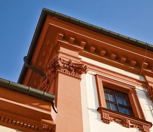 Vhodně zvolené barvy dokážou zvýraznit charakter stavby (Caparol).