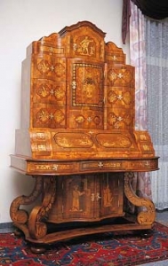 Velký sekretář, klasické baroko, originál pochází z 2. poloviny 17. století.