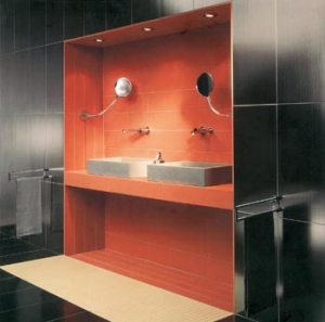 Formáty dnes lze kombinovat nápaditě a elegantně, aniž by se tím narušila jednota designu koupelny.