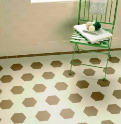 Hexagonální geometrická dlažba z kolekce Victorian Floor Tiles, vzor Chelsea (ORIGINAL STYLE), Hexagon 7136V, Dover White, Hexagon 7336V, Regency Bath, 127 x 127 mm, cena 75 Kč/ks (cca 7160 Kč/m2), JUNGMANN, KERAMIKA &amp; KÁMEN.