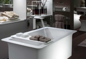 Vanová podlahová baterie ze série (GESSI), provedení chrom, cena 66 973 Kč , DESIGN BATH.