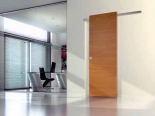 Dveře Strato (Ghizzi &amp; Benatti), design G &amp; B Concept, dub přírodní, rozměry 80 x 230 cm, cena 24 000 Kč (ARNOLD).