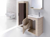 „Mini koupelna“ Guest je složena z umyvadlového kontejneru, zrcadla, osvětlení, poličky a umyvadla. Unikátní oblé tvary skříňky nabízené ve variantě bříza – wengé nebo lakované v barvě range ve stejném provedení je nabízena také zrcadlová polička.