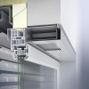 Ventilační systém Schüco VentoTherm zajišťuje zásobování čerstvým vzduchem bez nutnosti vyklápění či otevírání okna, s rekuperací tepla ve výši až 45 %.