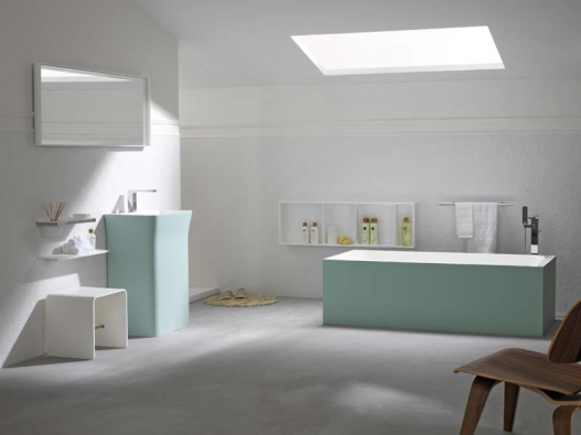 Vanna Modul (Porcelanosa), materiál Krion,  cena 138 555 Kč,  www.porcelanosagrupo.cz.