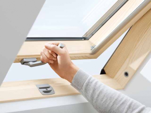 S Novou generací střešních oken VELUX získáte více světla, více pohodlí a menší spotřebu energie.