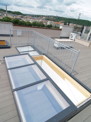 Posuvný výstup Solara PERSPEKTIV lze zabudovat i do ploché střechy.