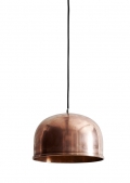 Lampa LC Shutters (Louis Poulsen), design Louise Campbell, perforovaný vzor, materiál hliník, Ø 43,9 cm, v. 30 cm, délka kabelu 3 m, cena od 16 772 Kč, www.stockist.cz.