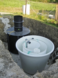 Doplňkem k čističce odpadních vod může být polypropylenová retenční nádrž pro jímání přečištěné vody (USBF TECHNOLOGY).