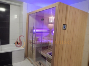 Domácí sauna má několik výhod - z ekonomického hlediska je méně nákladná, než návštěva sauny veřejné, je intimní a kromě toho ji můžeme navštěvovat takřka denně.