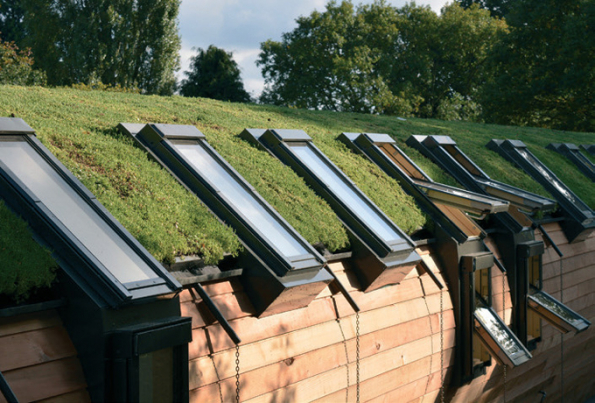 Velká Británie. Green Unit jsou ekologické modulové stavby se zvýšenou energetickou úsporností. V modulech byly využita super energeticky úsporná střešní okna FAKRO FTP-V U5 se součinitelem prostupu tepla Uw=0,97 W/m2K. (Zdroj: FAKRO)