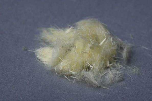 Vysoce odolná omítka TetraCem je vyztužena aramidovými vlákny (Zdroj: Cemix)