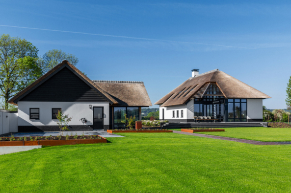 Stará farma v nizozemské vesničce Persingen byla přeměněna na moderní a komfortní rezidenci (zdroj: FAKRO)