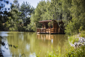 Wellness Fishing - chata na hladině rybníka