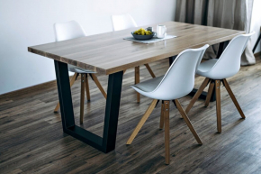 Český výrobce Wuders nabízí dubový stůl Malawi s kovovou podnoží ve 4 variantách povrchové úpravy dřeva a v nejrůznějších velikostech. Design naznačuje velkou trvanlivost a stabilitu