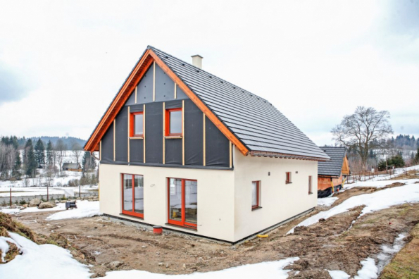Individuální dům k dokončení (zdroj: Haas Fertigbau)
