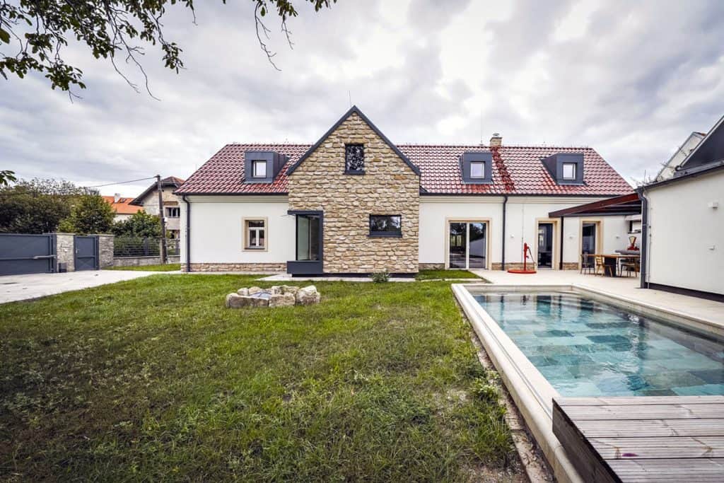 Rekonstrukce chalupy pod Řípem – venkovské stavení po přestavbě
