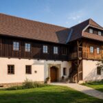 Specifických vlastností tepelněizolačních omítek se často využívá při renovaci historických objektů