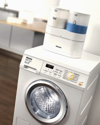 Spotřeba vody a energie klesla u nejnovějších modelů špičkových praček pro 6 až 8 kg prádla díky inteligentní elektronice, perforovaným bubnům a frekvenčně řízeným motorům až k hranici 40 litrů a 1,1 kWh na normální prací cyklus