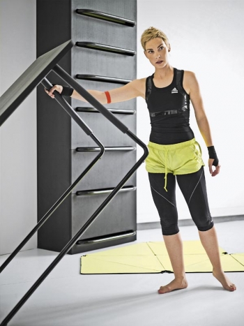 Home Fitness je sestava cvičebního nábytku, která se skvěle hodí do malé místnosti i menších bytů.