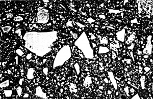 Pojem „geopolymery“ zahrnuje anorganické uměle vyrobené (polymerní) materiály, které jsou připravovány polykondenzační reakcí základních hlinito-křemičitanových minerálů v zásaditém prostředí za normální teploty a tlaku.