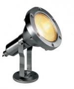 Reflektor z nerezu, IP 67, zdroj PAR 38 230 V/80 W, cena 2 510 Kč (LIGHTHAUS).