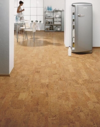 Třívrstvá korková podlahová krytina Haro Corkett, design Ronda Natur, s povrchovou úpravou již z výroby Permadur lak, zámkový spoj Lock Connect, cena 1 291 Kč za metr čtvereční, SORTIM PRAHA.