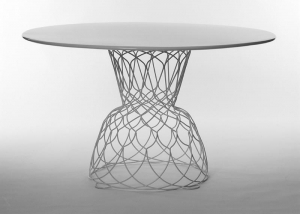 Stůl Re-trouvé (EMU), design Patricia Urquiola, 130 x 74 cm. Cena 35 452 Kč, 3DH INTERIER.
