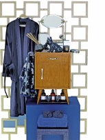 Koupelnová řada doplňků Zara Home obsahuje nejen ručníky a osušky, ale také bavlněné župany a dekorativní doplňky. Elegantní ručník s kontrastním motivem listů, bavlna s příměsí viskózy.