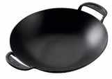 Milovníci orientální kuchyně mohou rošt nahradit také pánví wok (WEBER).
