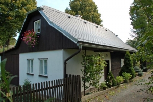 Chystáte se rekonstruovat střechu a máte obavy z nadměrného zatížení krovů?