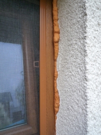 Kvalitní montáž oken stále není IN