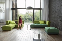 Polohovatelná pohovka Patchwork (design Pascal Mourgue), 14 možných poloh, cena od 86 210 Kč, LIGNE ROSET.