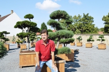 Nejlepším obdobím pro výsadbu jsou období s vyšší přirozenou vlhkostí vzduchu i půdy a nižšími teplotami: jaro, konec léta, říká Petr Ostřížek.