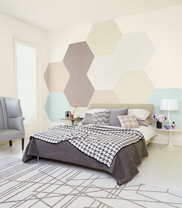 Inspirace geometrií: Baví vás experimentovat s geometrickými vzory? Neutrální barevné schéma těchto barev je do manželské ložnice to pravé.